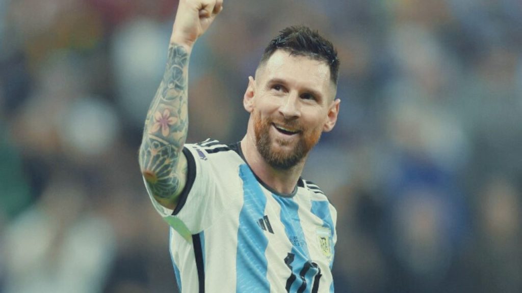 Argentina Edges Chile With Key Goal From Martinez